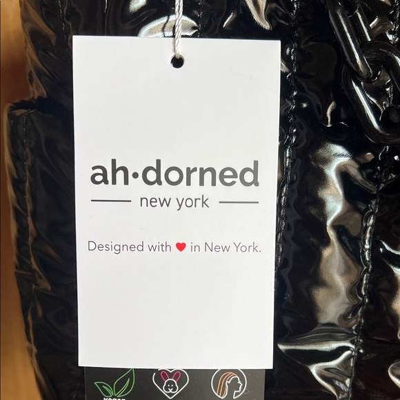 Ah-dorned | Classic Black Metallic Tote Bag w/ Crossbody Strap & Bag Charm Chain - Picture 3 of 17